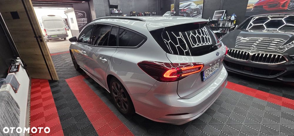 Ford Focus 1.0 EcoBoost mHEV ST-Line X - 16