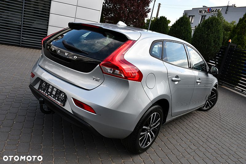 Volvo V40 T2 Geartronic Momentum - 27