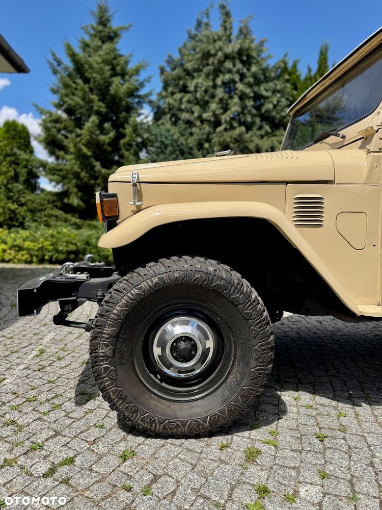 Toyota Land Cruiser - 6