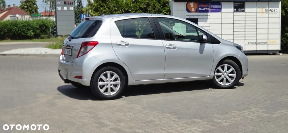 Toyota Yaris 1.33 VVT-i Executive - 17