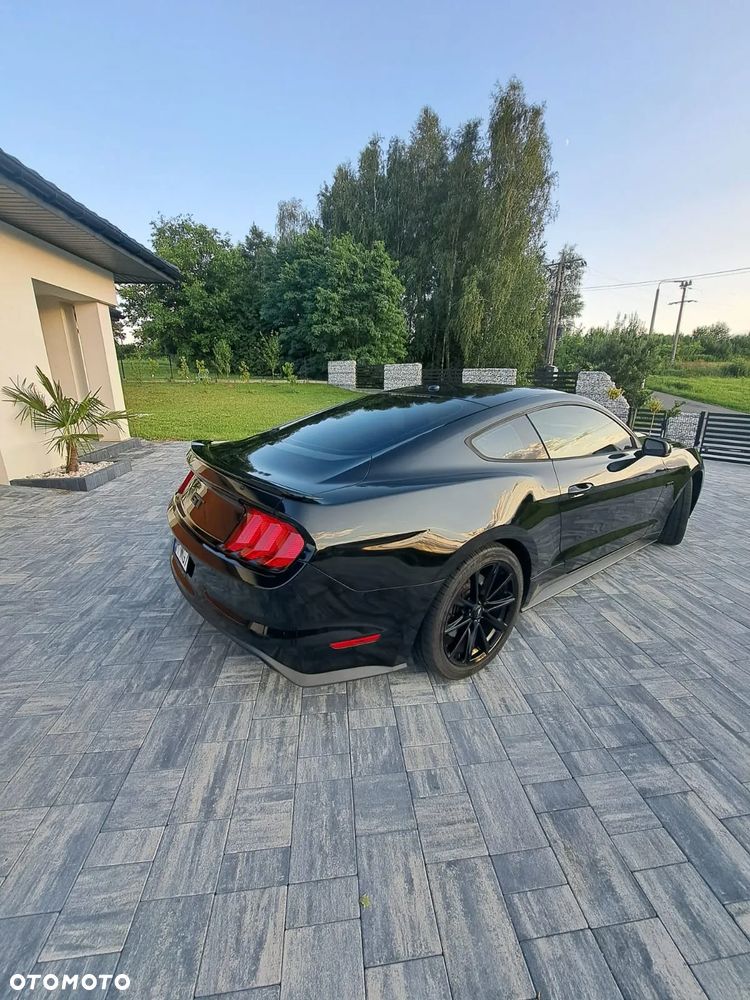 Ford Mustang - 28