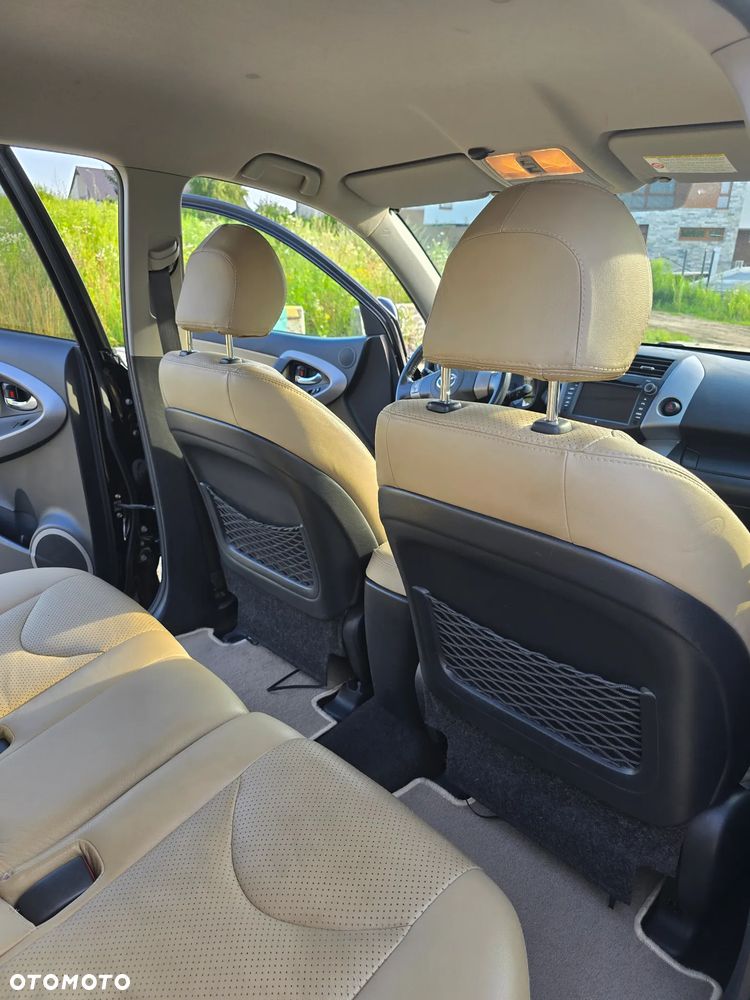 Toyota RAV4 2.0 VVT-i Prestige - 20
