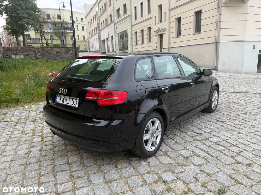 Audi A3 Sportback 1.6 Attraction - 4