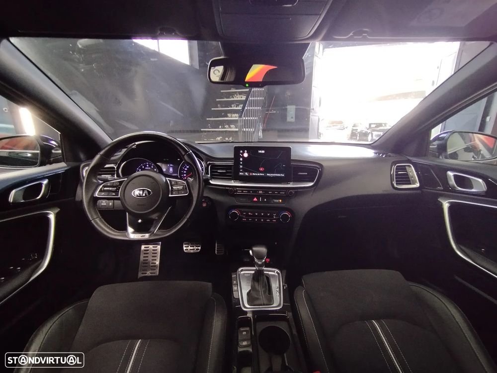 Kia Ceed 1.4 T-GDI GT Line 7DCT — fotografia 17
