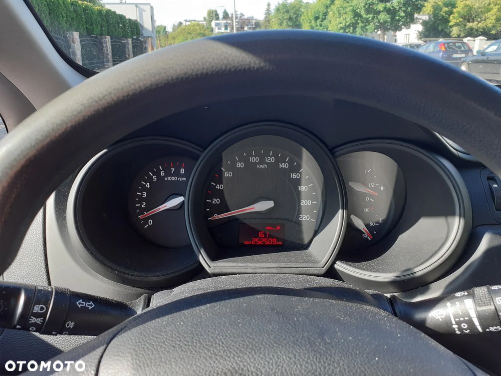 Kia Rio - 4