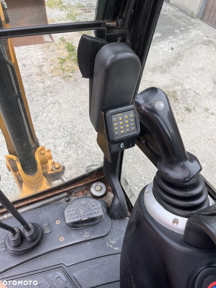 JCB 8018 CTS - 16