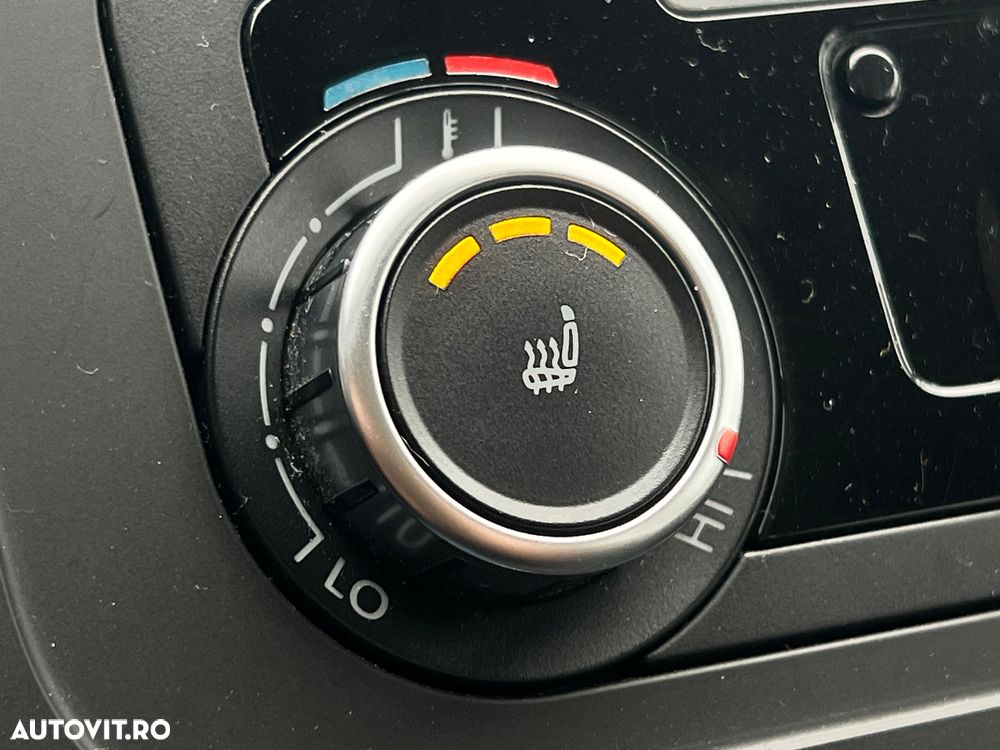 Volkswagen Touran 2.0 TDI Comfortline - 28