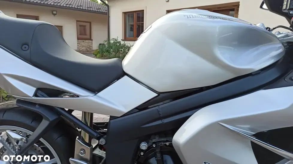 Triumph Sprint - 24