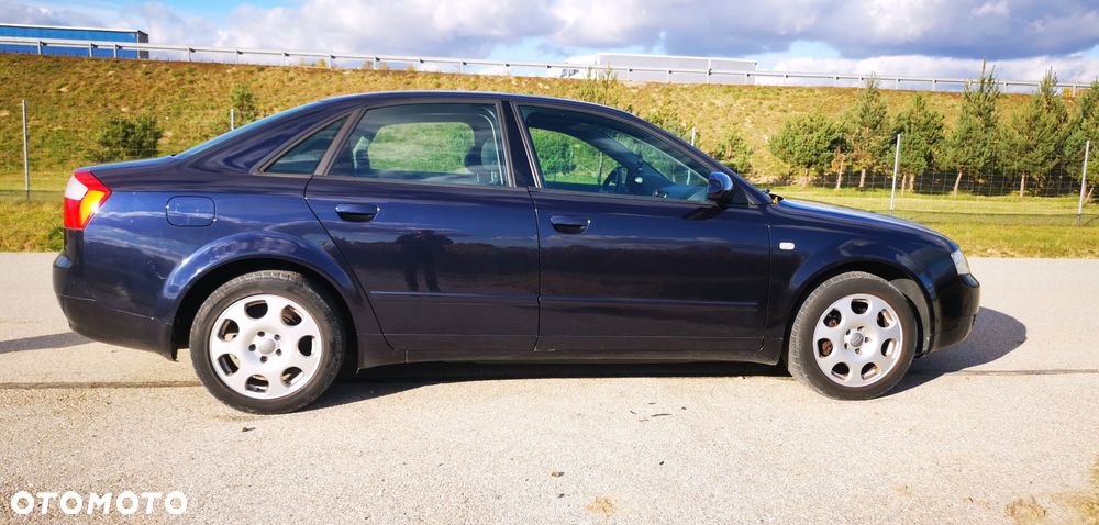 Audi A4 Limousine - 9