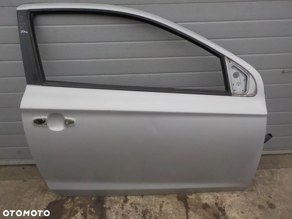 HYUNDAI I20 3D DRZWI PRAWE RYS - 1