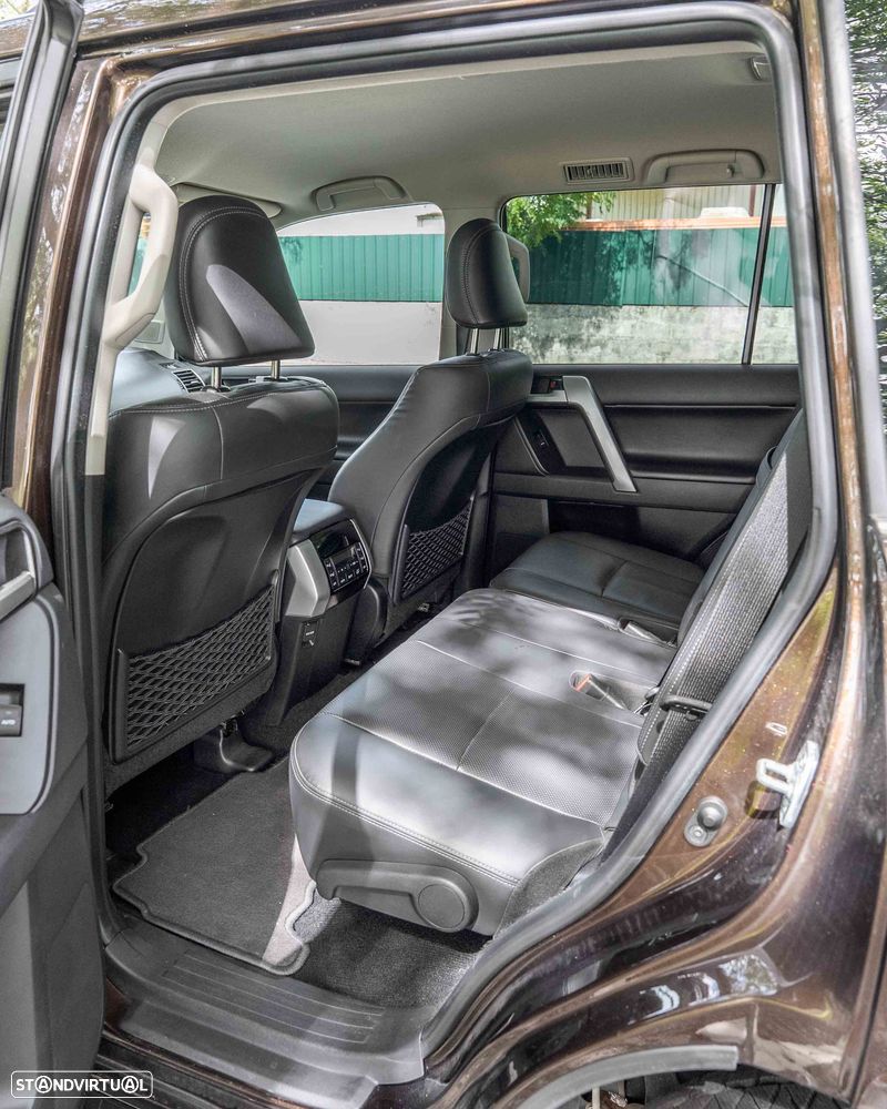 Toyota Land Cruiser Prado - 16