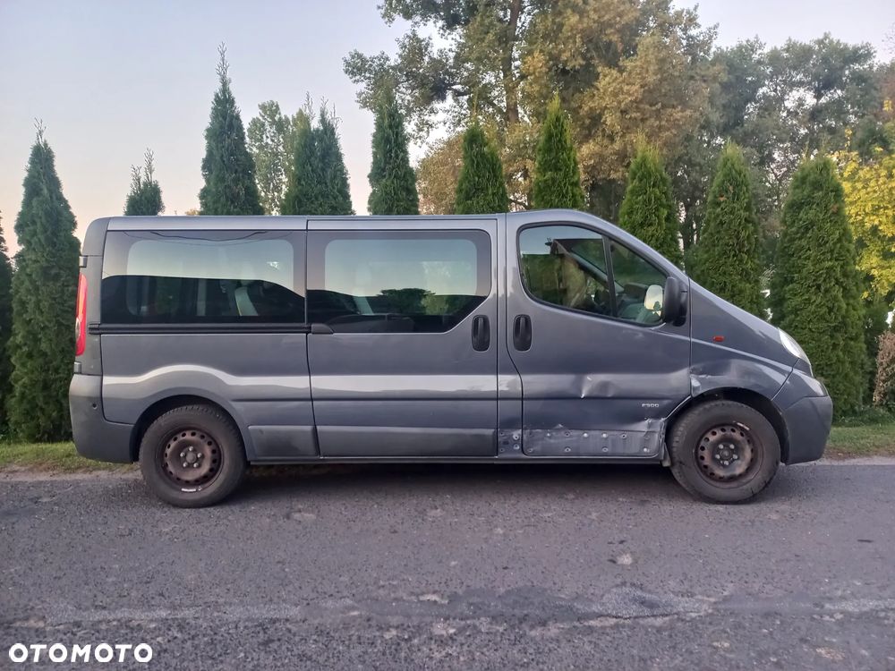 Opel Vivaro - 8