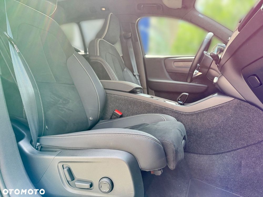Volvo XC 40 - 25