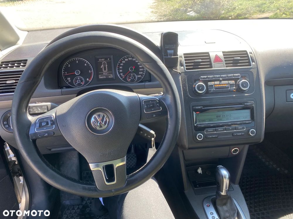 Volkswagen Touran 2.0 TDI DPF DSG STYLE - 3
