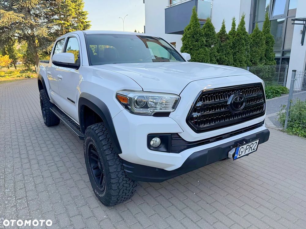 Toyota Tacoma - 4