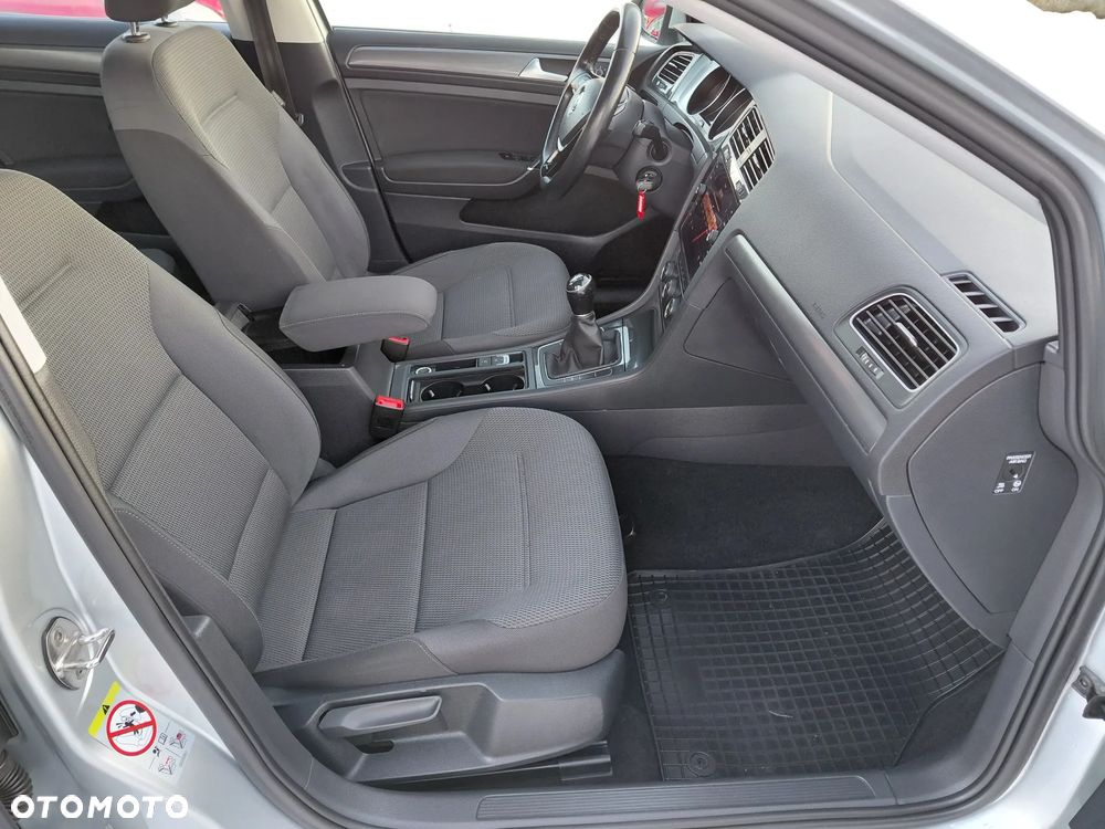 Volkswagen Golf 1.0 TSI BMT Comfortline - 10