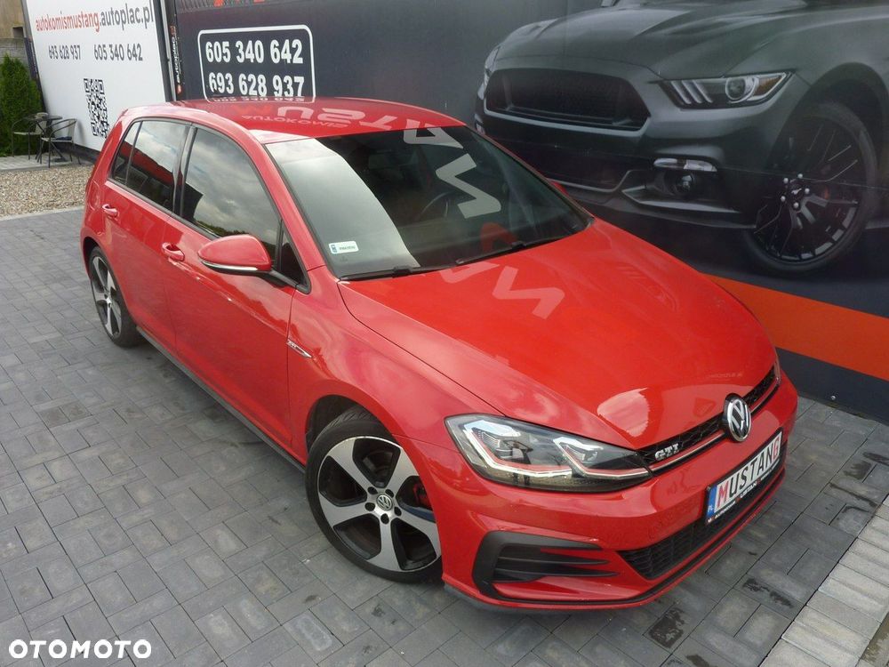 Volkswagen Golf - 10