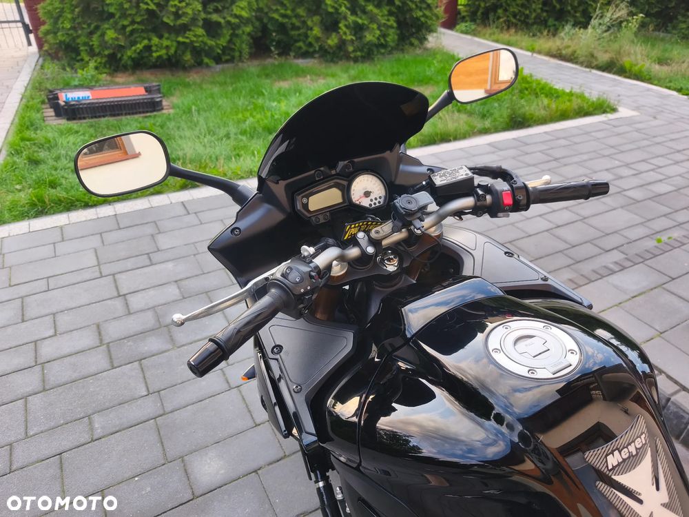 Yamaha FZ8 - 16