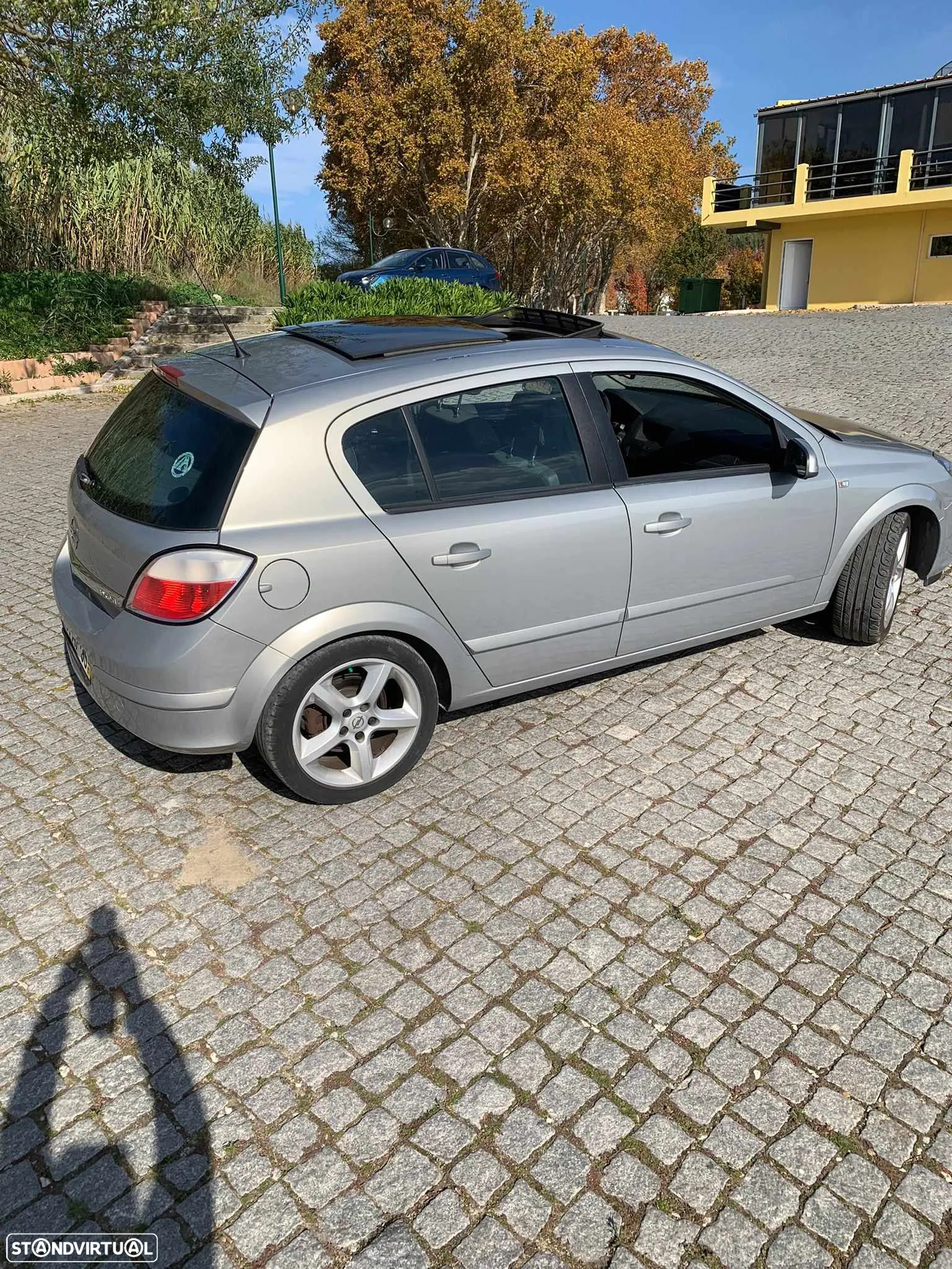 Opel Astra 1.9 CDTi Cosmo - 17
