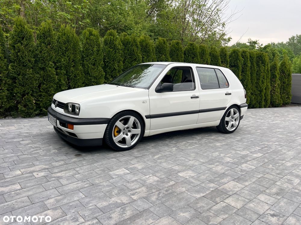 Volkswagen Golf - 2