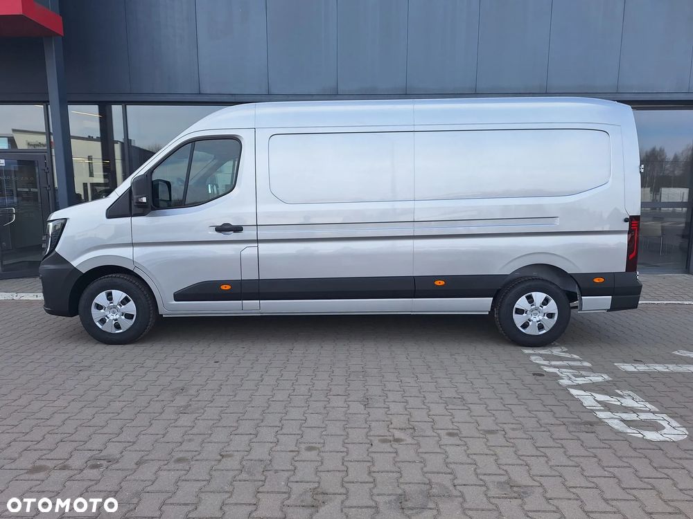 Nissan Interstar - 3