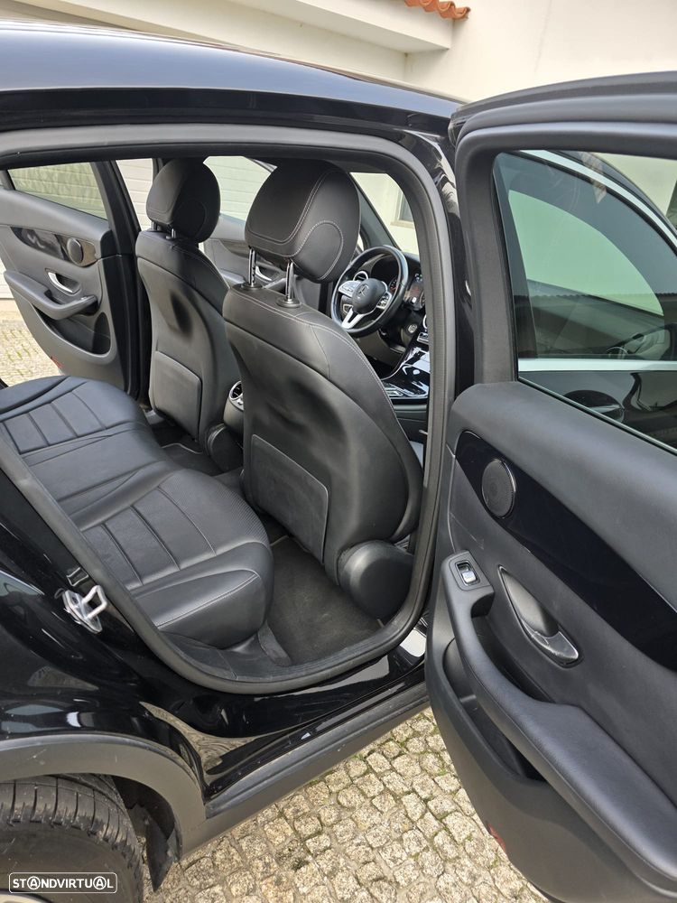 Mercedes-Benz GLC 300 e Coupe 4Matic - 13