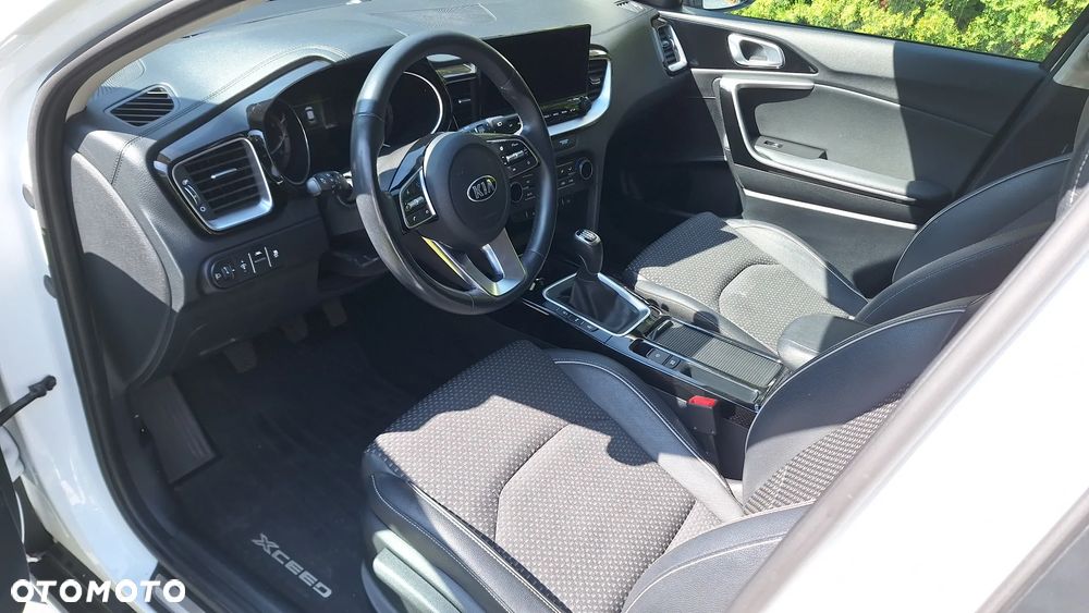 Kia XCeed 1.5 T-GDI Business Line - 6