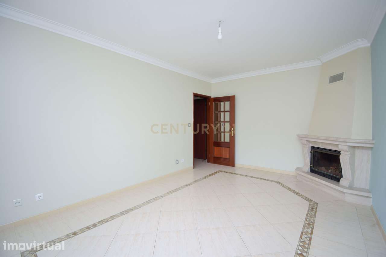 Apartamento T2 | Parqueamento e Arrecadação | Casal da Carochia, Ramad - Grande imagem: 4/23