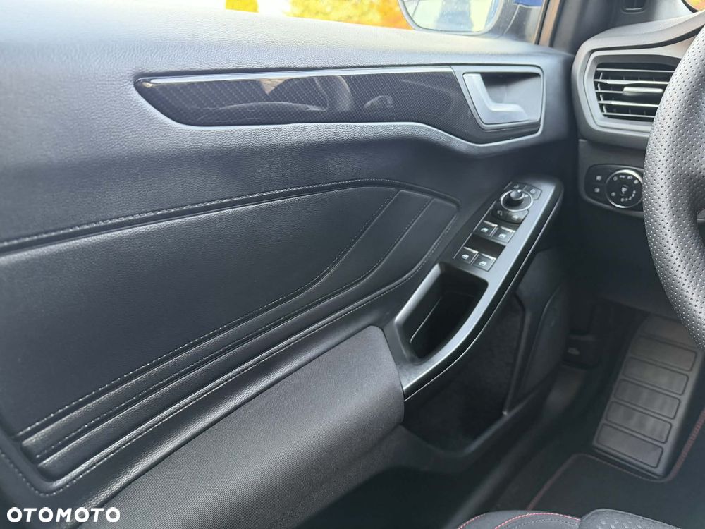 Ford Focus 1.0 EcoBoost mHEV ST-Line X - 10