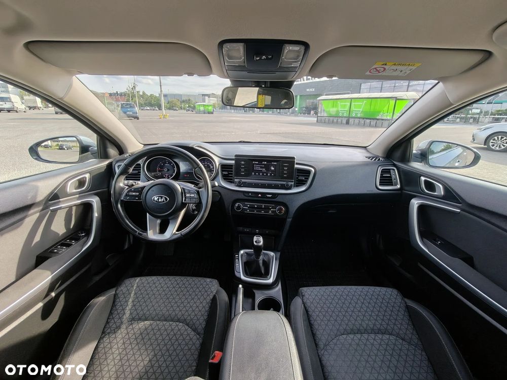 Kia Ceed 1.6 CRDi mHEV L Business Line - 10