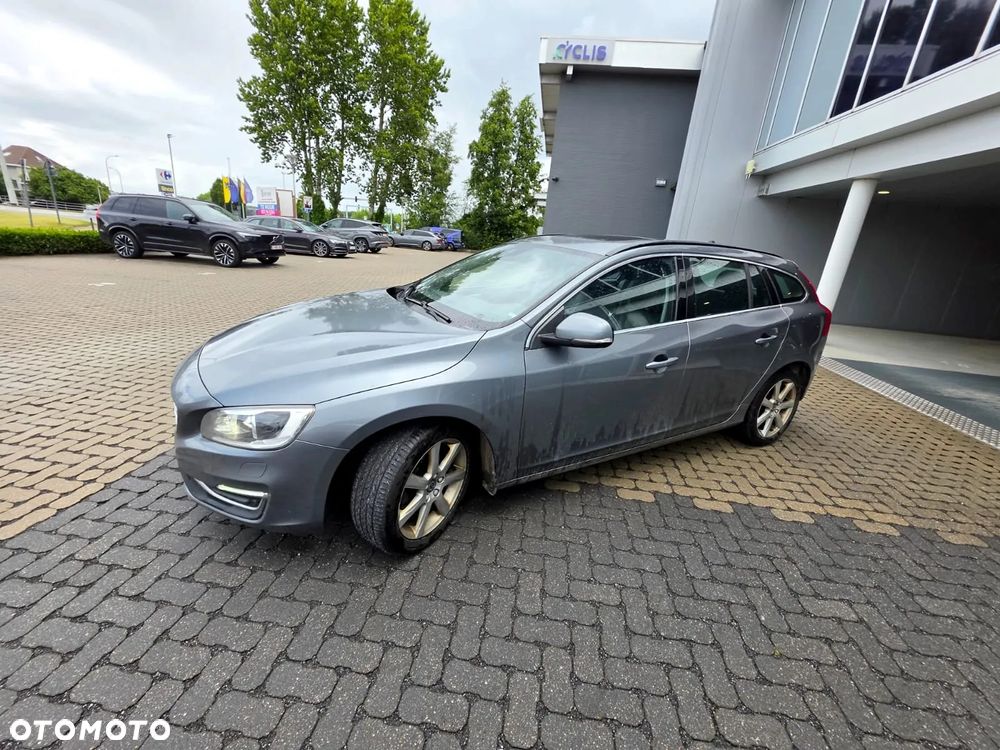Volvo V60 D4 Summum - 4