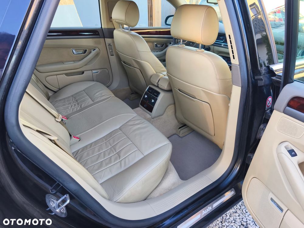 Audi A8 4.2 Quattro - 22