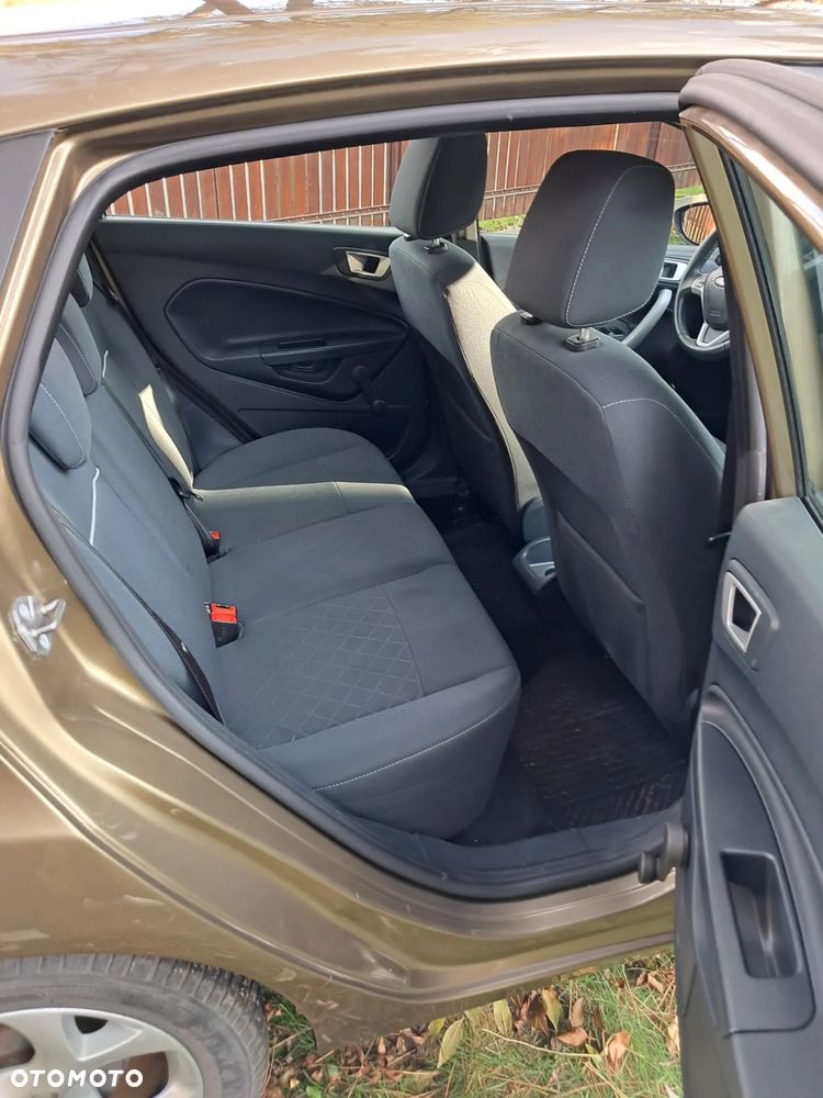 Ford Fiesta 1.25 Ghia - 21