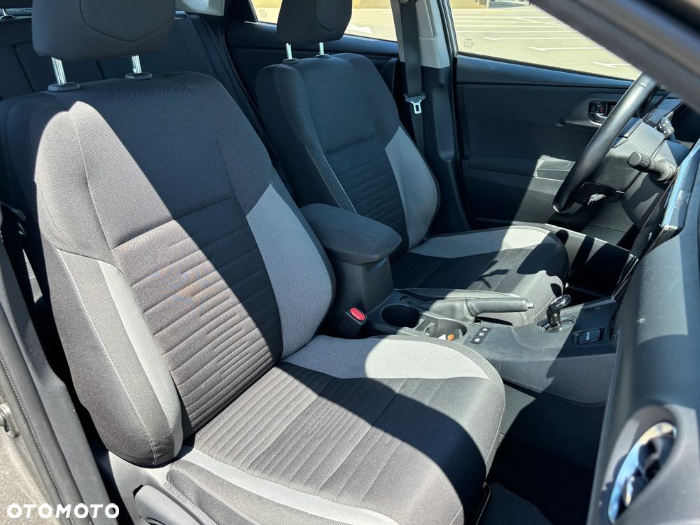 Toyota Auris 1.8 HSD Prestige - 31