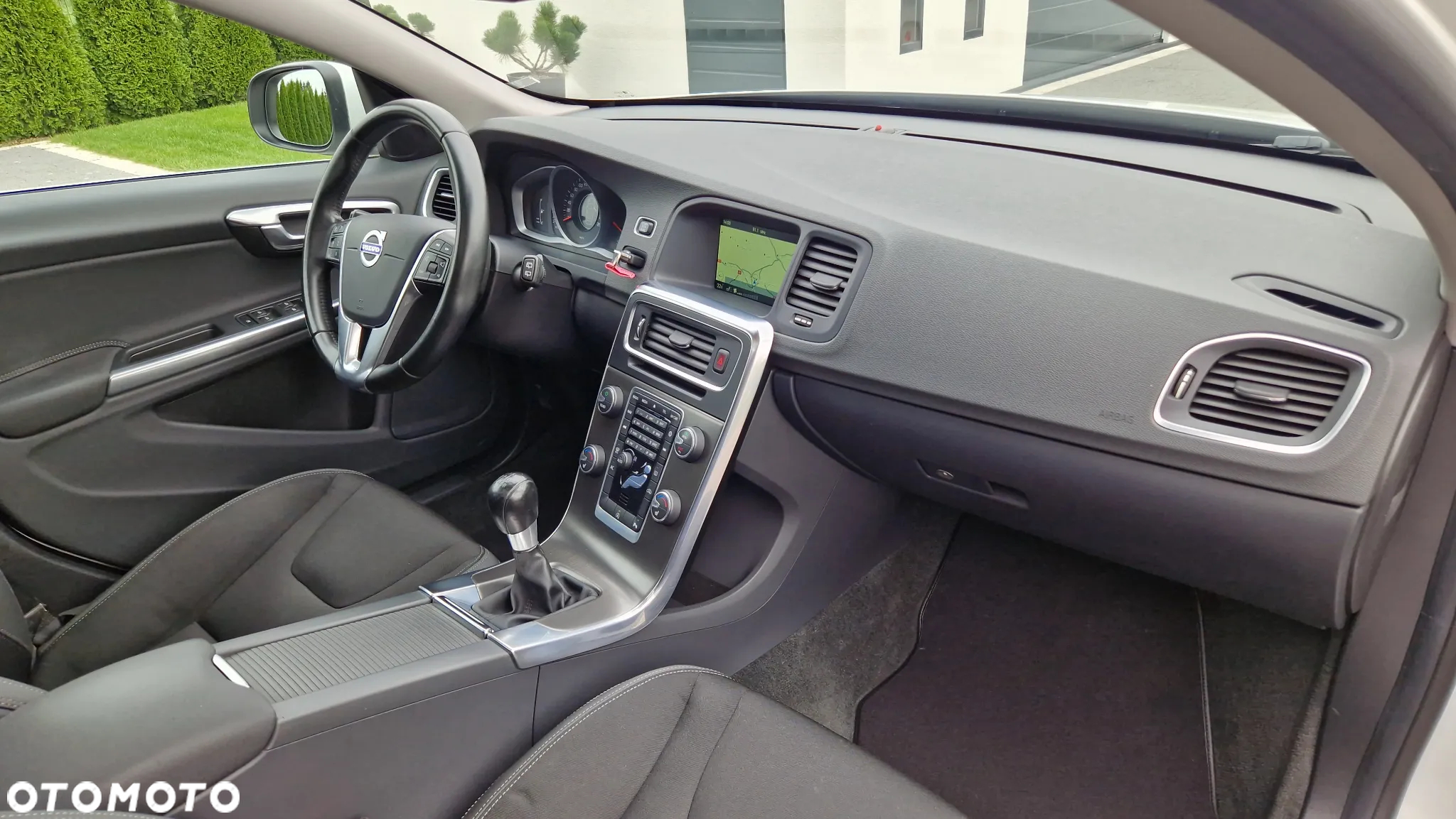 Volvo V60 D3 Momentum - 12