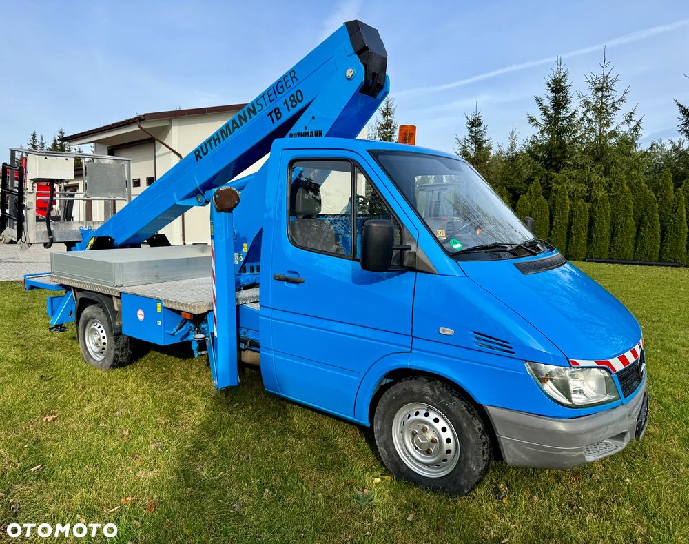 Mercedes-Benz Sprinter - 2