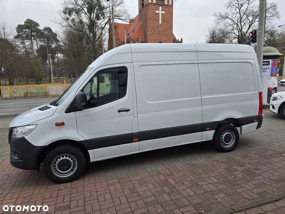 Mercedes-Benz Sprinter - 4