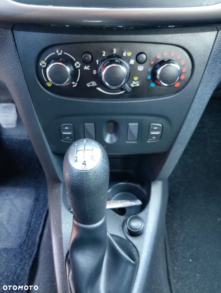Dacia Logan 1.2 16V 75 Ambiance - 14