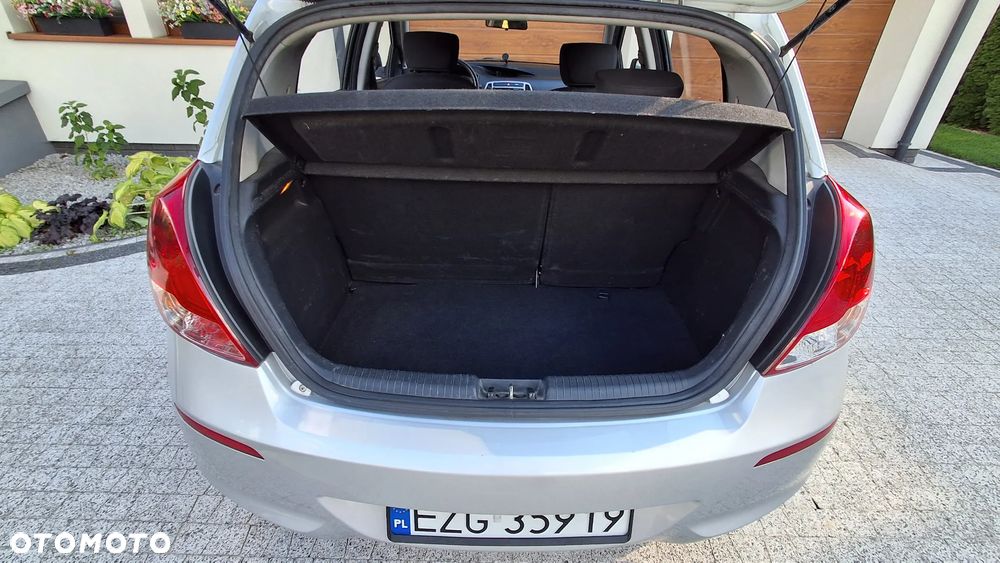 Hyundai i20 1.1 CRDi Classic + - 11