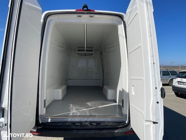 Mercedes-Benz Sprinter - 15