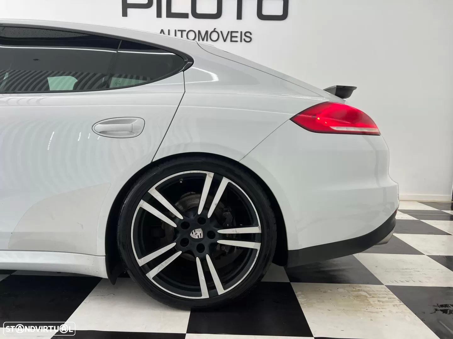 Porsche Panamera Edition - 9