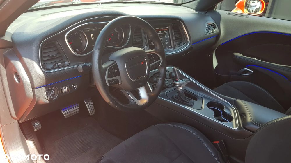 Dodge Challenger 6.4 Scat Pack - 16