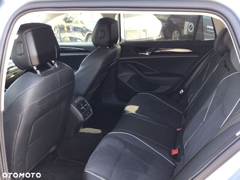 Volkswagen Passat Variant 1.5 TSI EVO Elegance DSG - 7