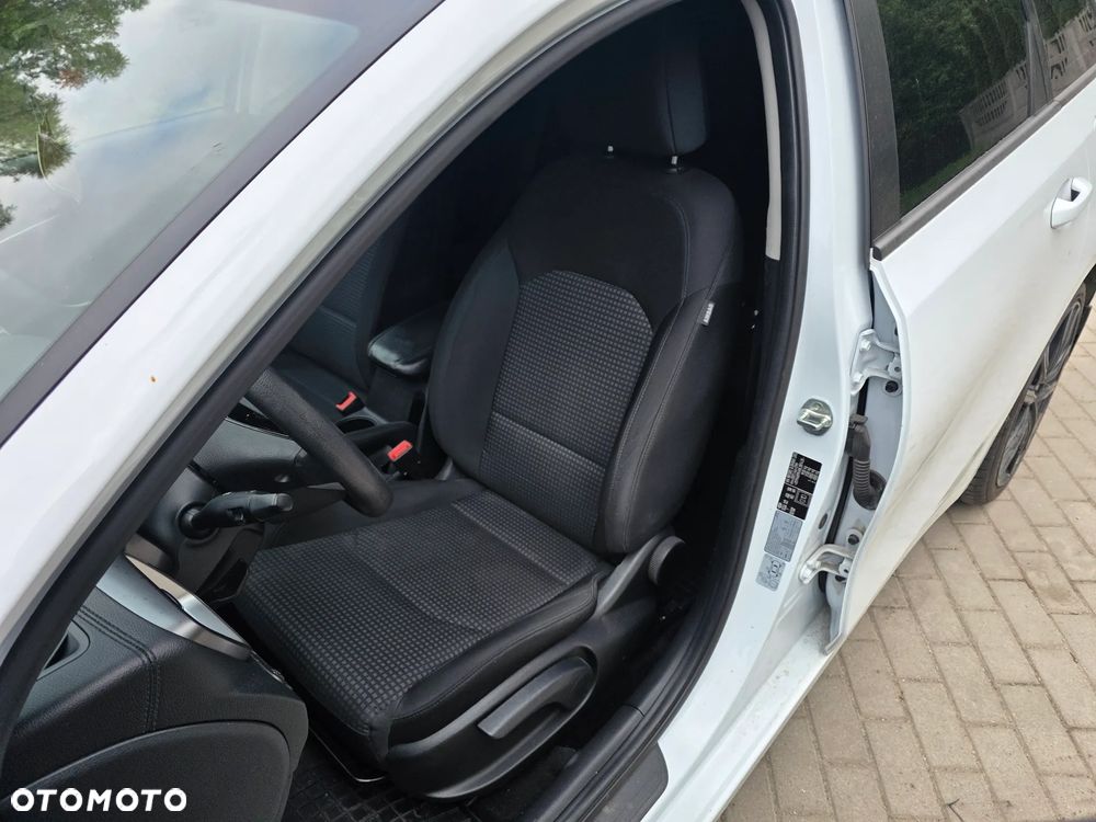 Kia Ceed 1.6 CRDi mHEV S - 9