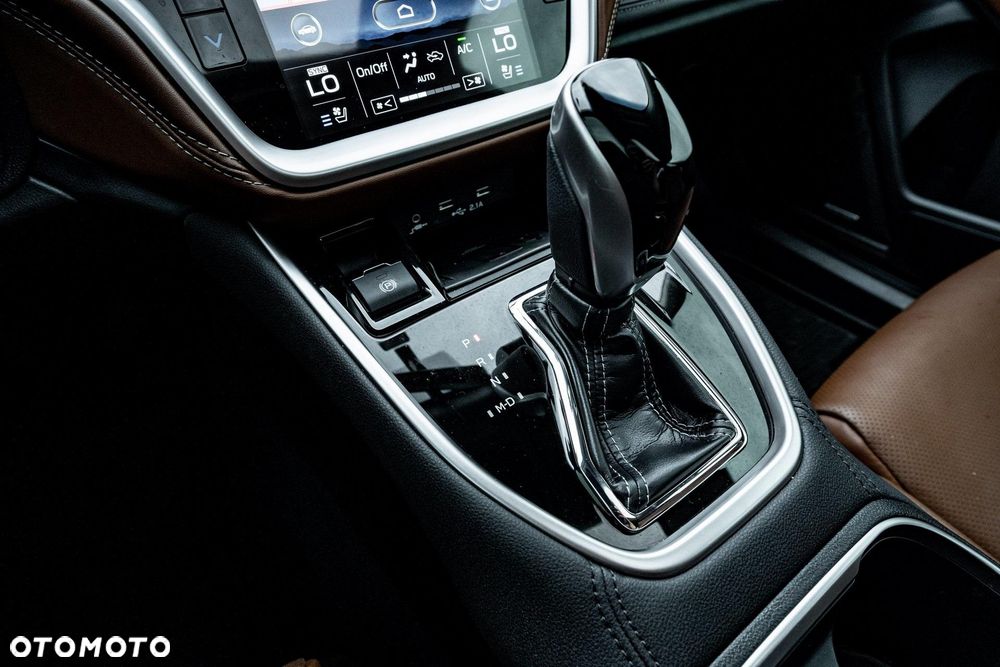 Subaru Outback 2.5i Lineartronic Edition Platinum Cross - 24