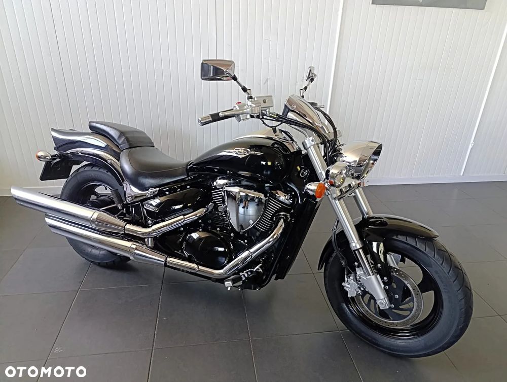 Suzuki Intruder - 1