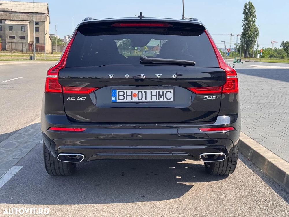 Volvo XC 60 B4 MHEV AWD R-Design - 7