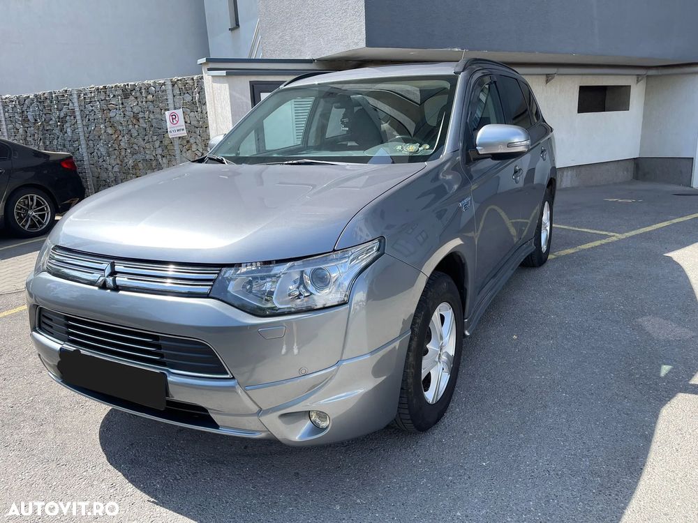 Mitsubishi Outlander - 1