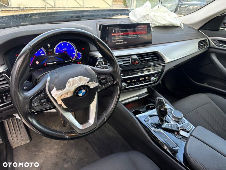 BMW Seria 5 530d Sport Line - 11