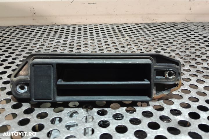 Buton deschidere capota portbagaj din interior A2037401193 Mercedes-B - 1